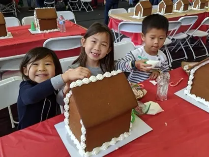 Holiday Faire Gingerbread House Decorating
