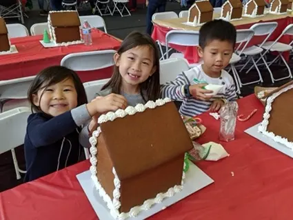 Holiday Faire Gingerbread House Decorating Holiday Faire Gingerbread House Decorating